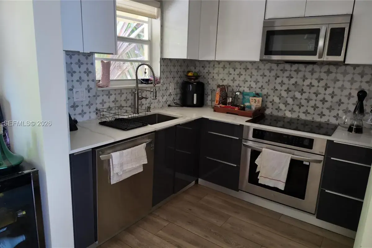 1535 Meridian Ave # 6, Miami Beach FL 33139