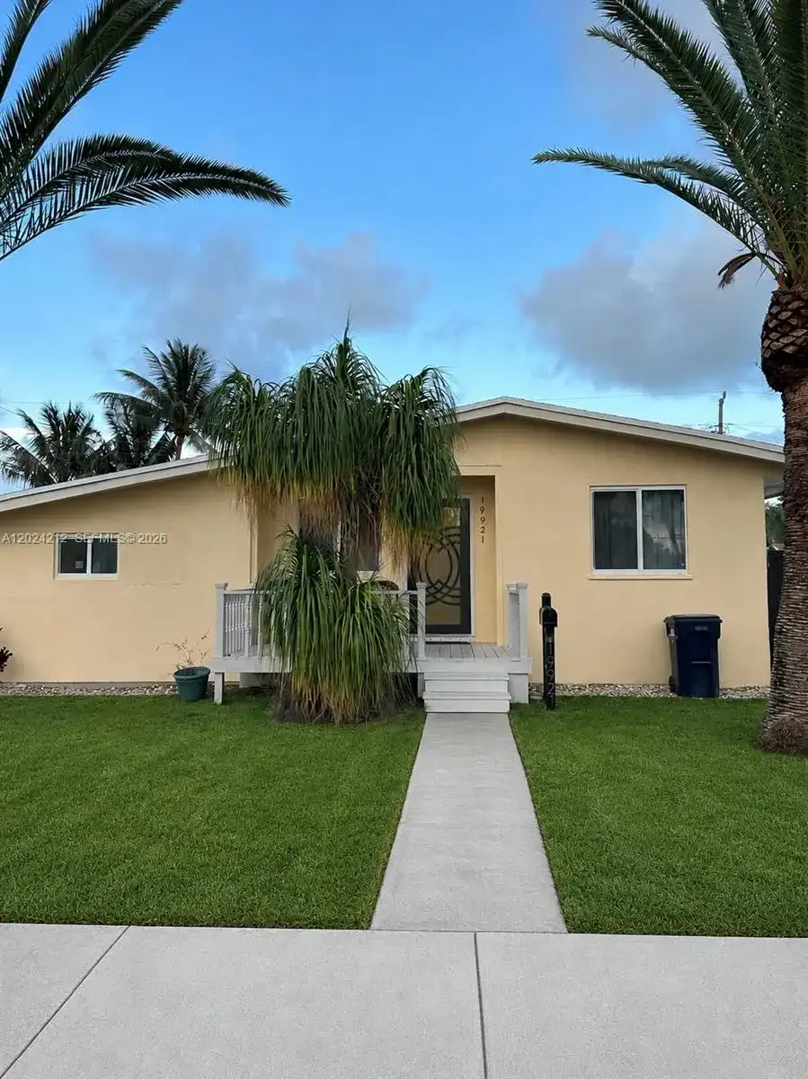 19921 Dothan Rd, Cutler Bay FL 33157