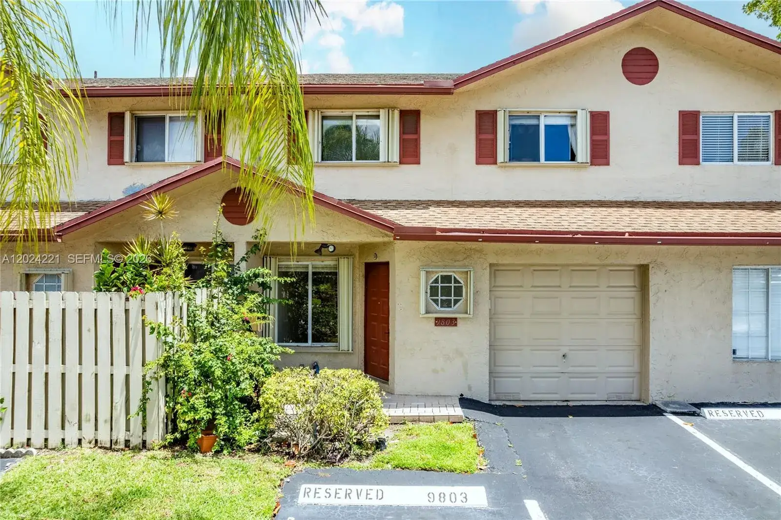 9803 NW 37th St, Sunrise FL 33351
