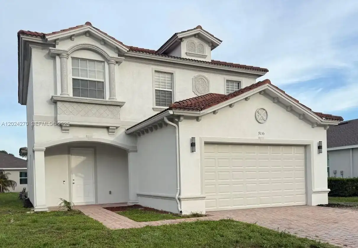 9135 Leatherwood Loop, Lehigh Acres FL 33936