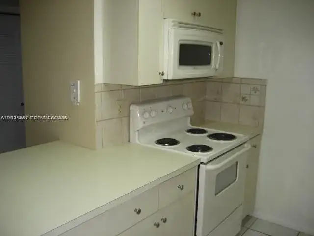 10744 N Kendall # 18, Miami FL 33176 photo 3