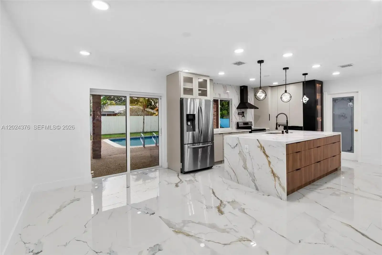 7220 NW 10th Pl, Plantation FL 33313 photo 4