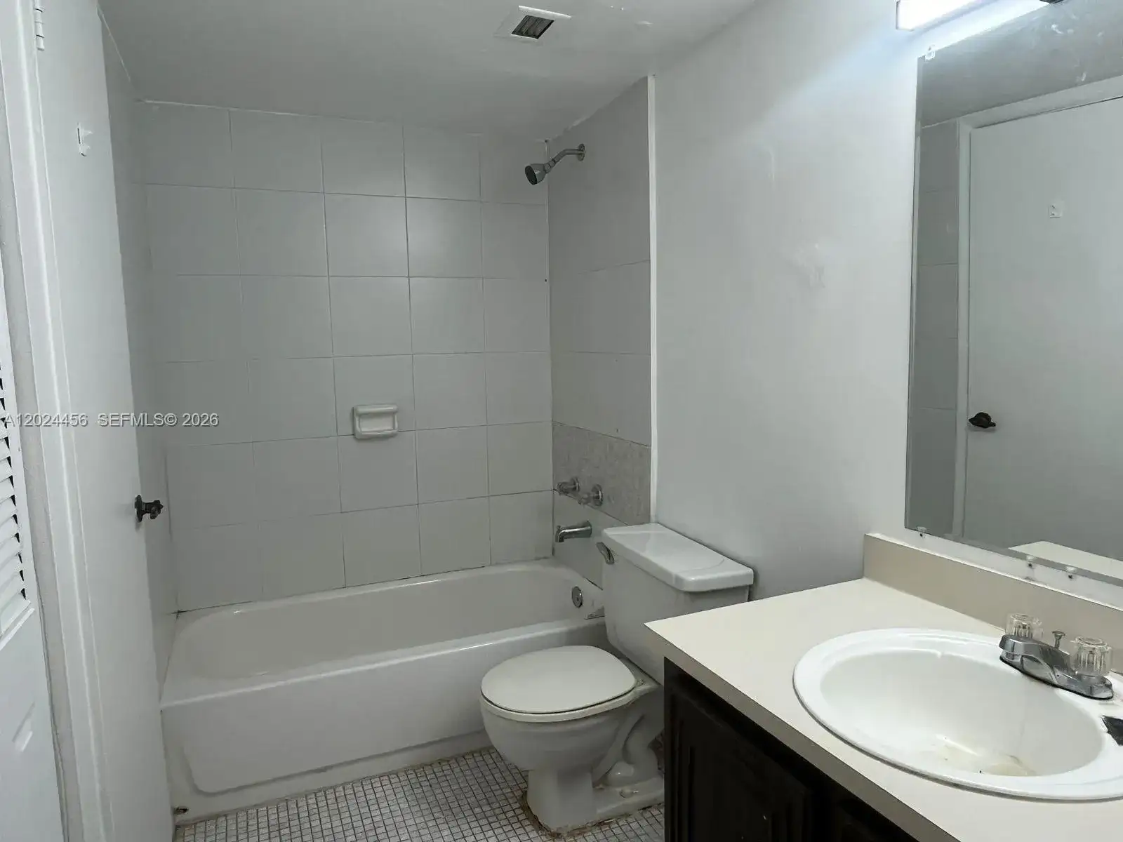 484 NW 165th St Rd # 111, Miami FL 33169 photo 3