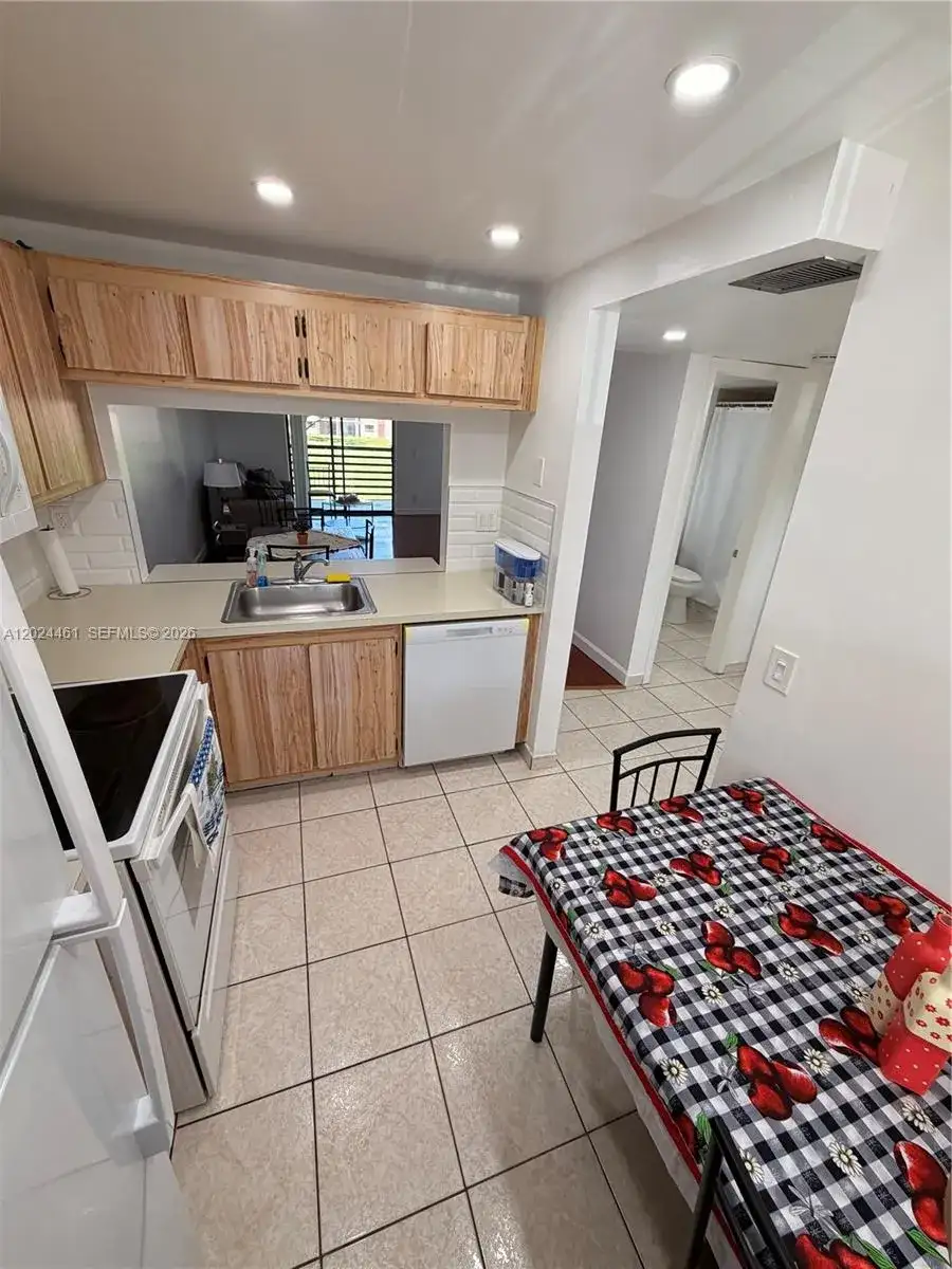 2793 NW 104th Ave # 204, Sunrise FL 33322 photo 5