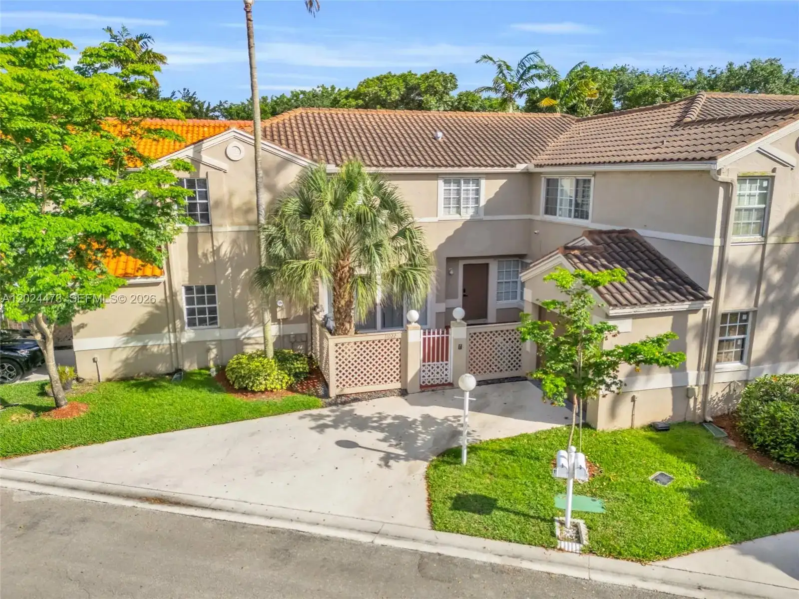 11022 Chandler Dr, Cooper City FL 33026 photo 2
