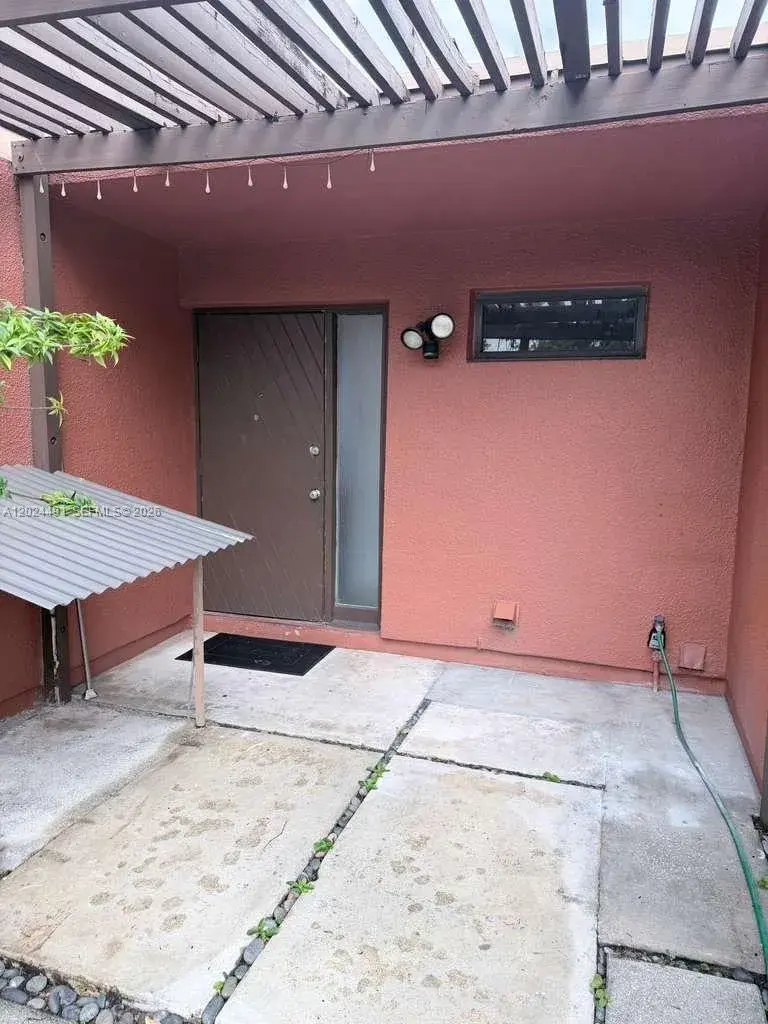 10343 Greenhouse Rd, Pembroke Pines FL 33026