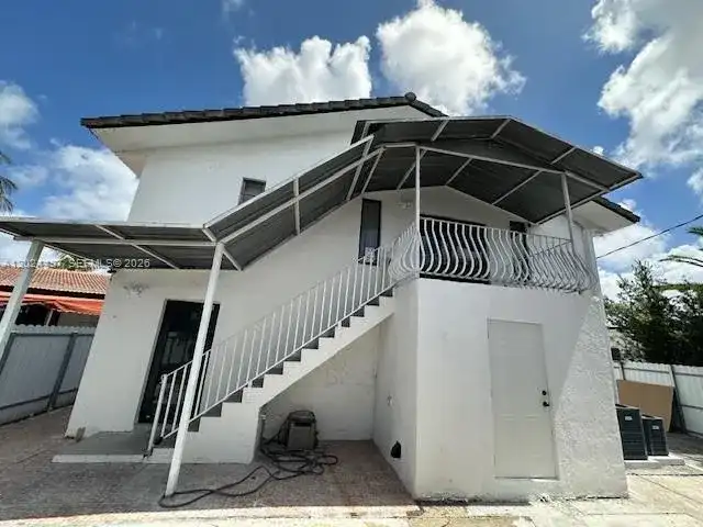 11870 SW 5th St # B, Miami FL 33184
