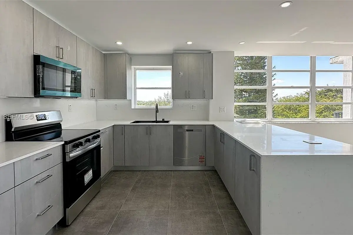 2780 NE 183rd St # 701, Aventura FL 33160