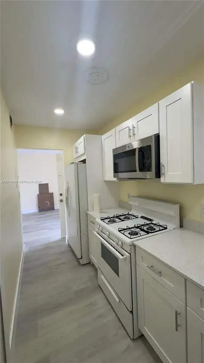 12890 NE 8th Ave # 302, North Miami FL 33161 photo 5