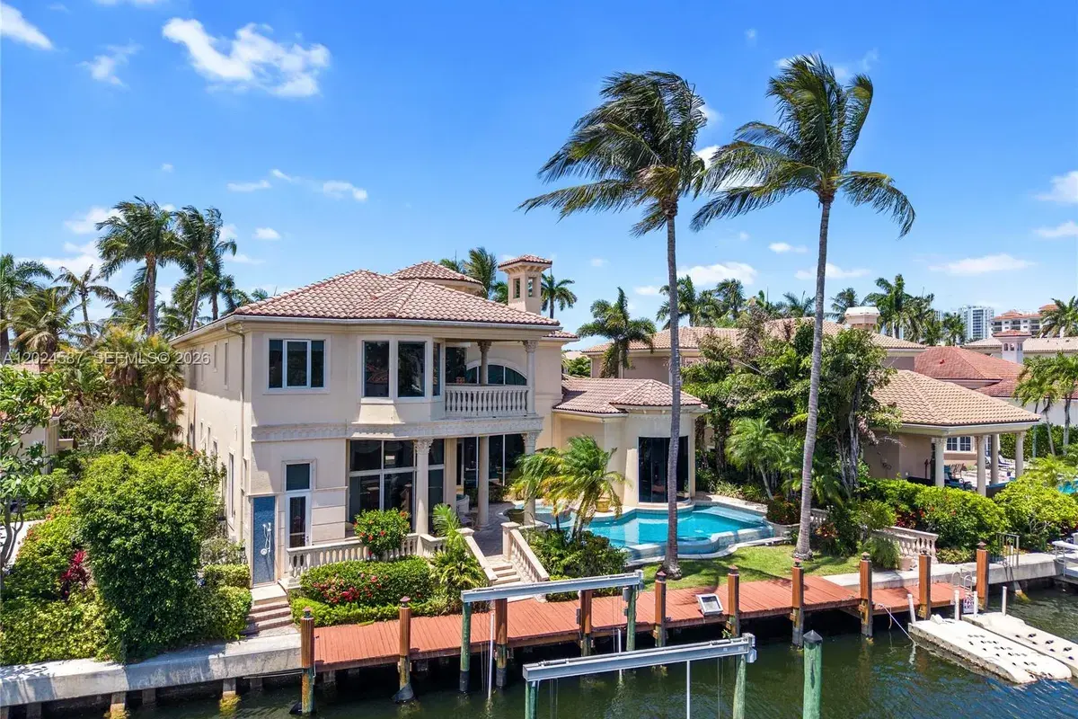 832 Harbour Isle Place, North Palm Beach FL 33410