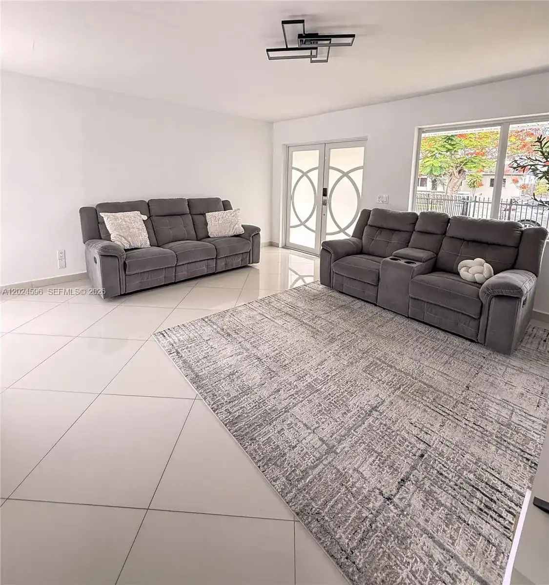 20130 SW 106th Ave, Cutler Bay FL 33189 photo 3