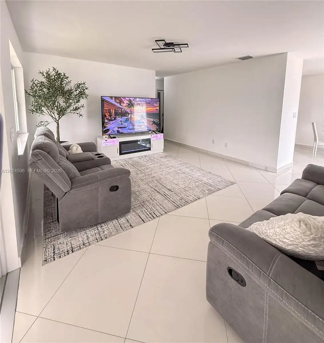 20130 SW 106th Ave, Cutler Bay FL 33189 photo 4