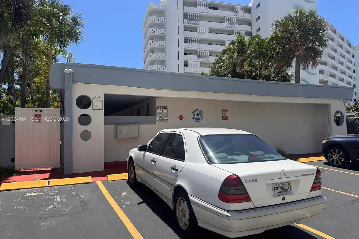 2900 N Ocean Blvd # 4, Fort Lauderdale FL 33308