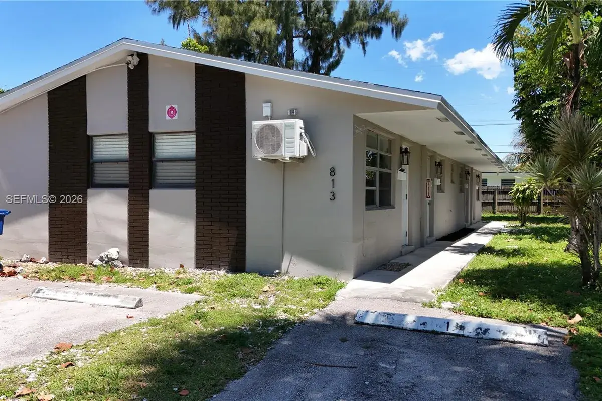 813 SW 29th St, Fort Lauderdale FL 33315