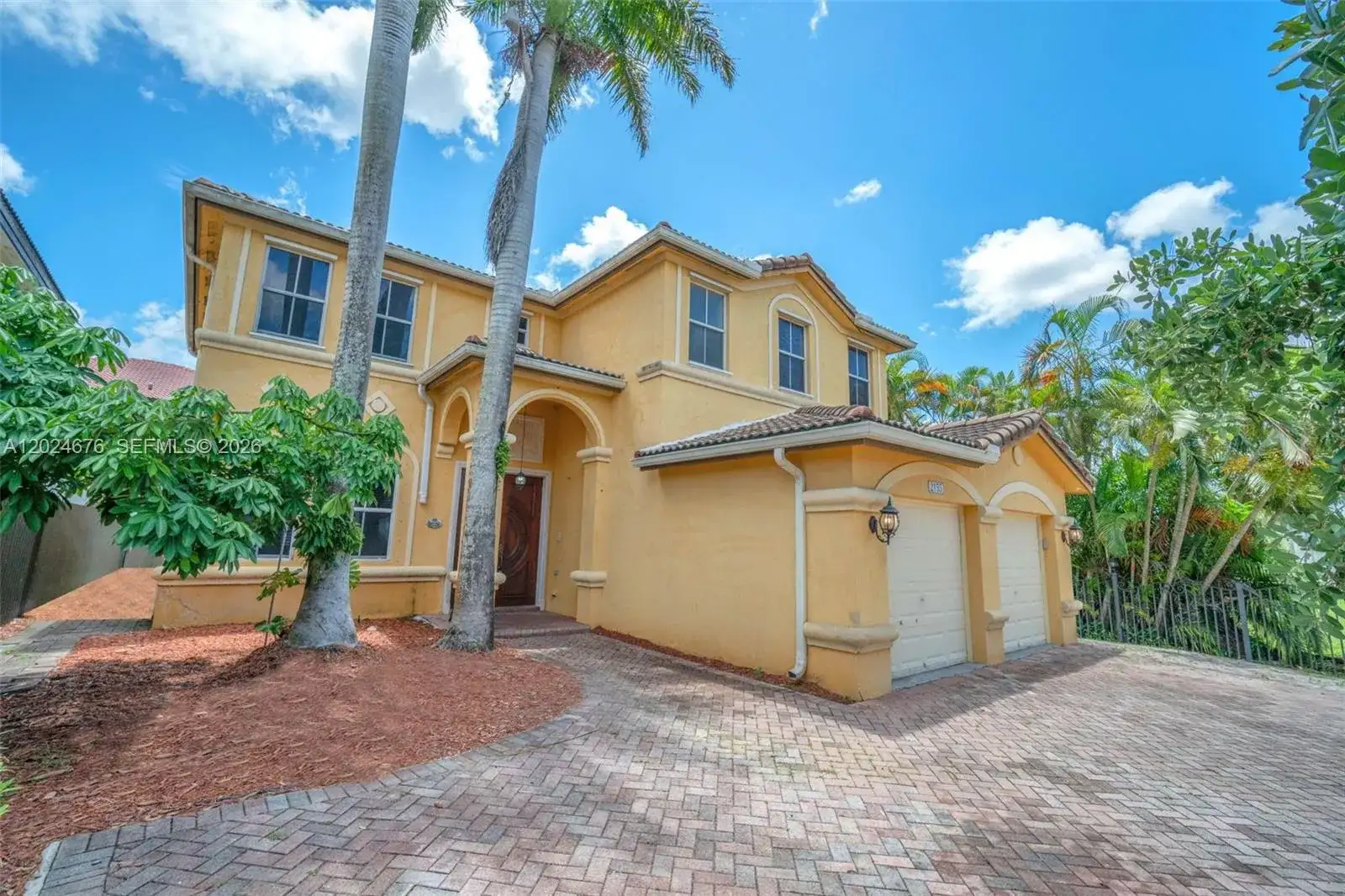 2155 SW 156th Ct, Miami FL 33185 photo 2