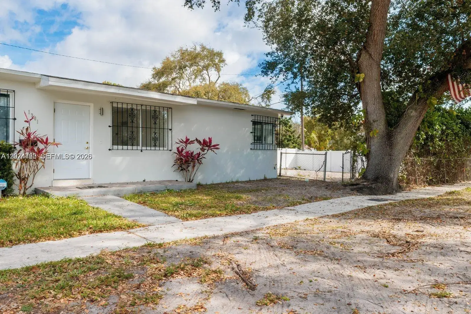 1301 NE 153rd St # 1301, North Miami Beach FL 33162