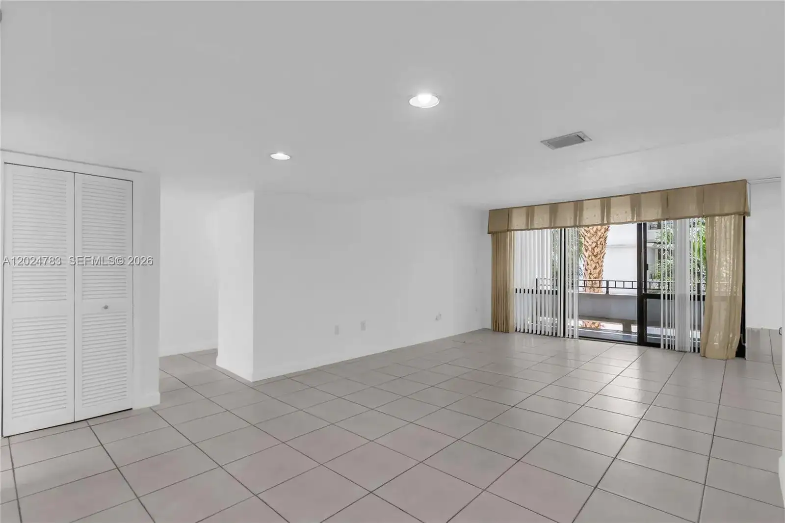13951 Kendale Lakes Cir # 208A, Miami FL 33183 photo 5