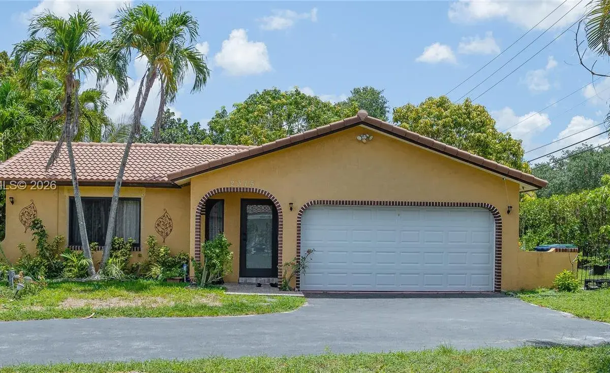 2315 NW 98th Ter, Coral Springs FL 33065