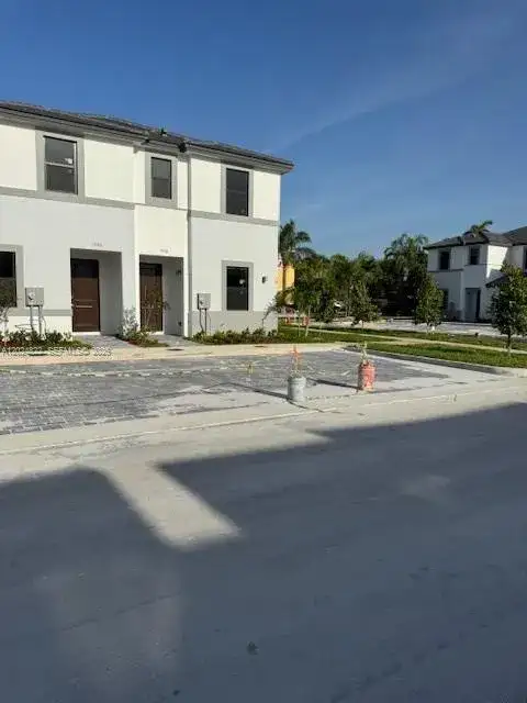 122 NW 10th Ter # C, Florida City FL 33034 photo 2