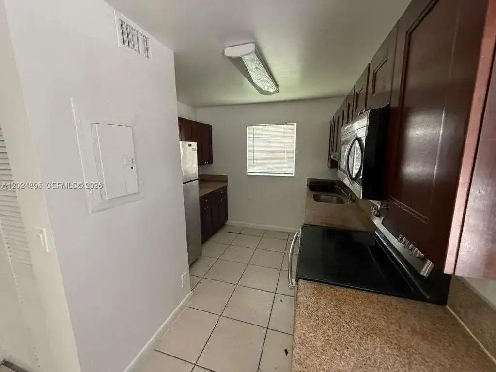 6921 Pembroke Rd # 6927, Pembroke Pines FL 33023 photo 5