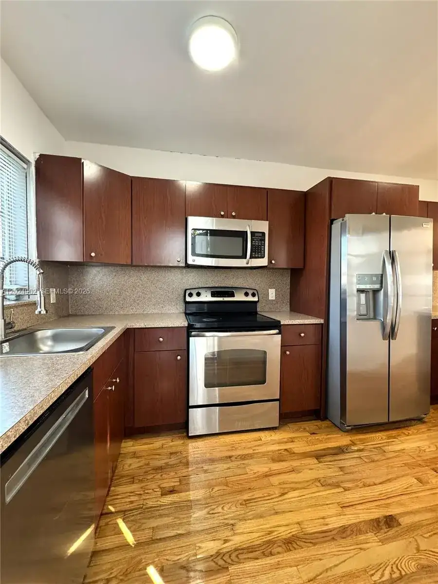 5353 SW 6th St, Miami FL 33134 photo 4