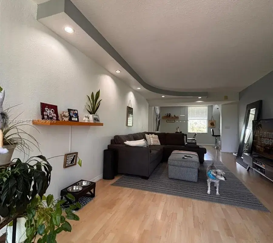 8411 Forest Hills Dr # 308, Coral Springs FL 33065