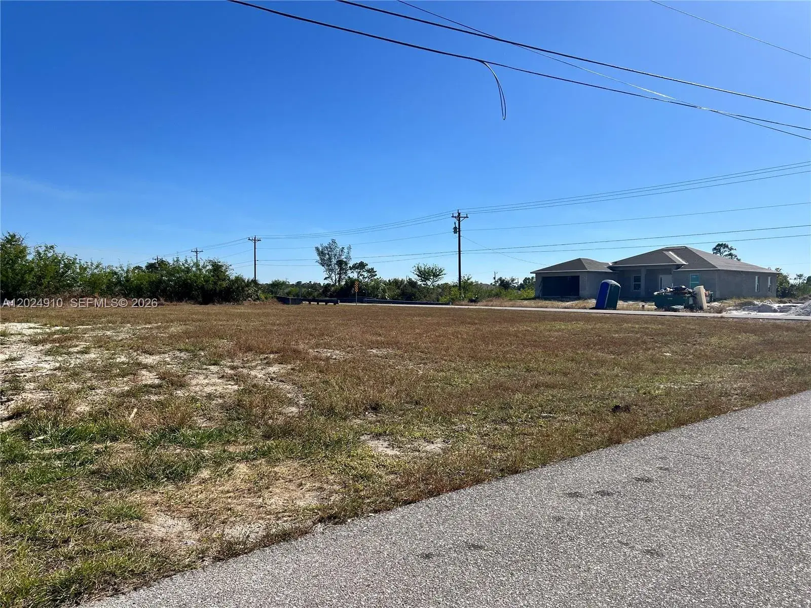 3239 NE 9 Avenue, Cape Coral FL 33909
