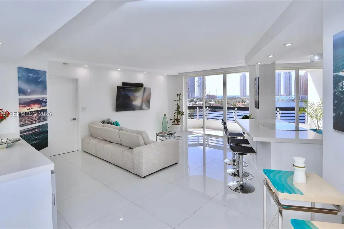 3600 Mystic Pointe Dr # 1115, Aventura FL 33180