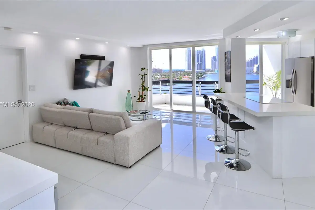 3600 Mystic Pointe Dr # 1115, Aventura FL 33180