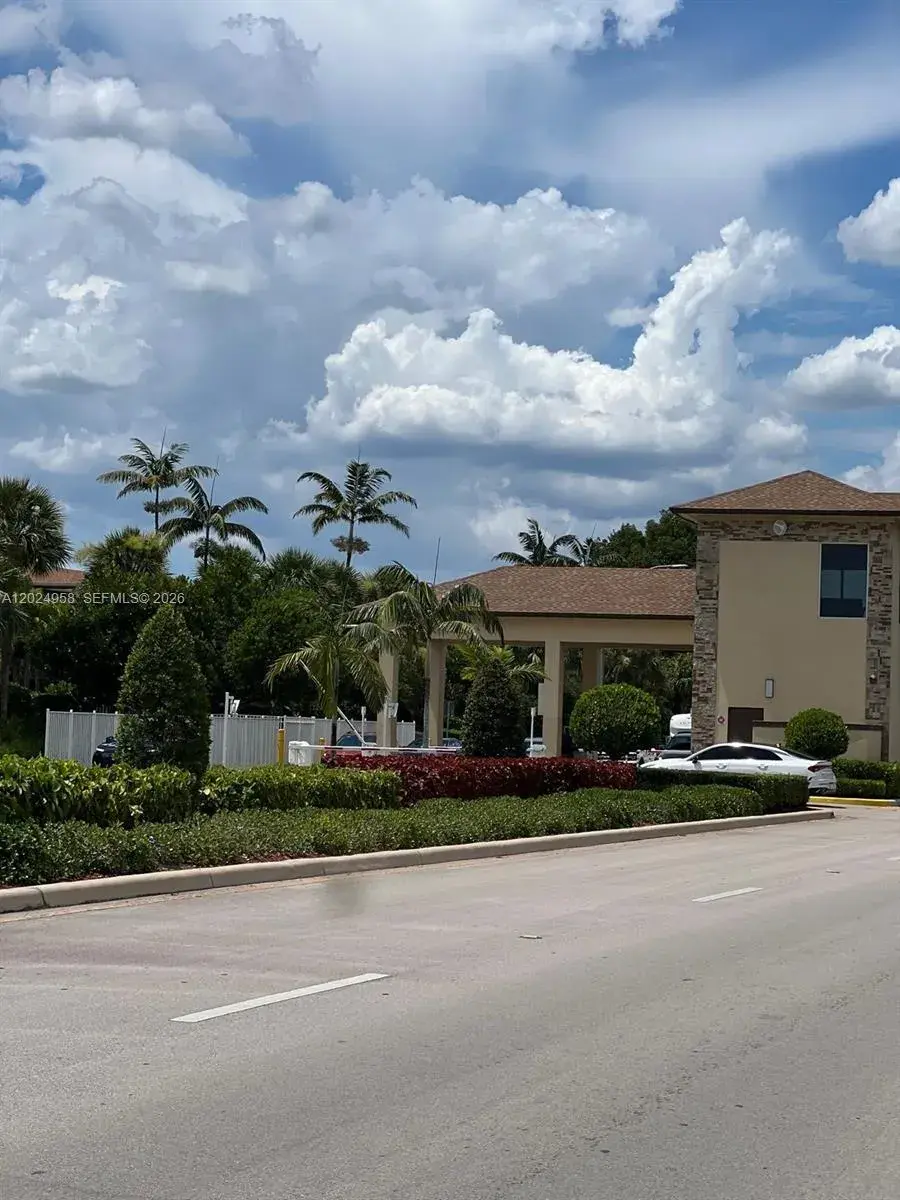 1400 SW 124th Ter # 109Q, Pembroke Pines FL 33027
