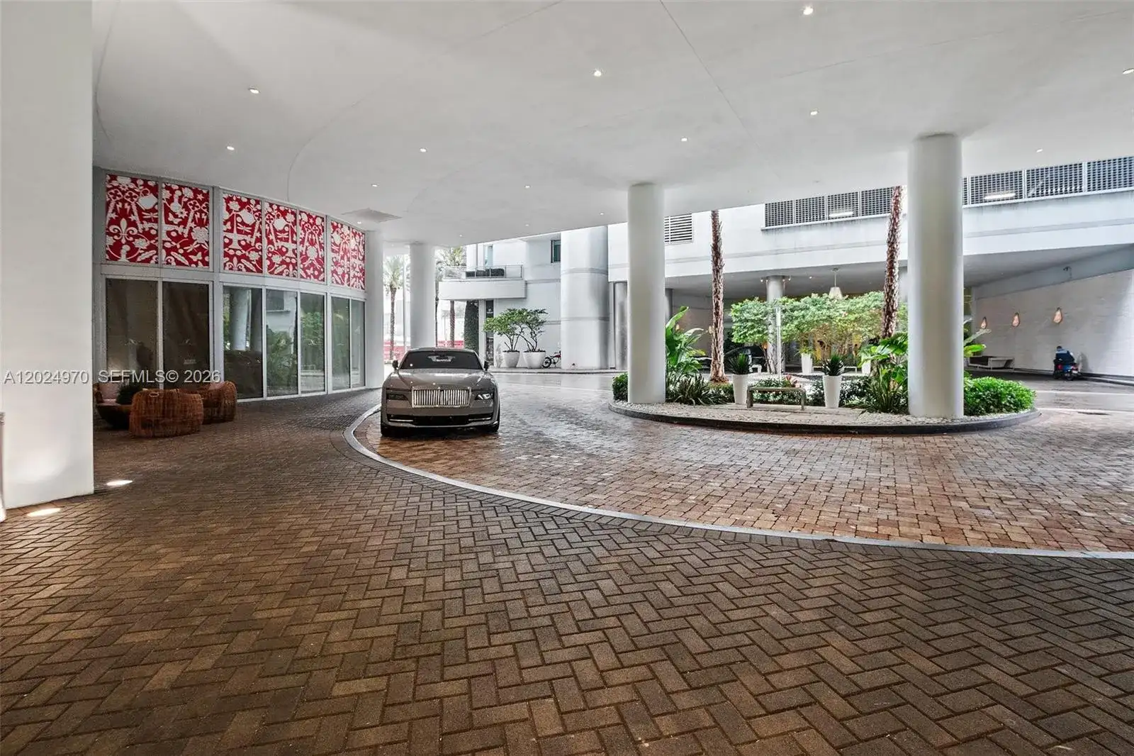 90 SW 3rd St # 3810, Miami FL 33130 photo 2