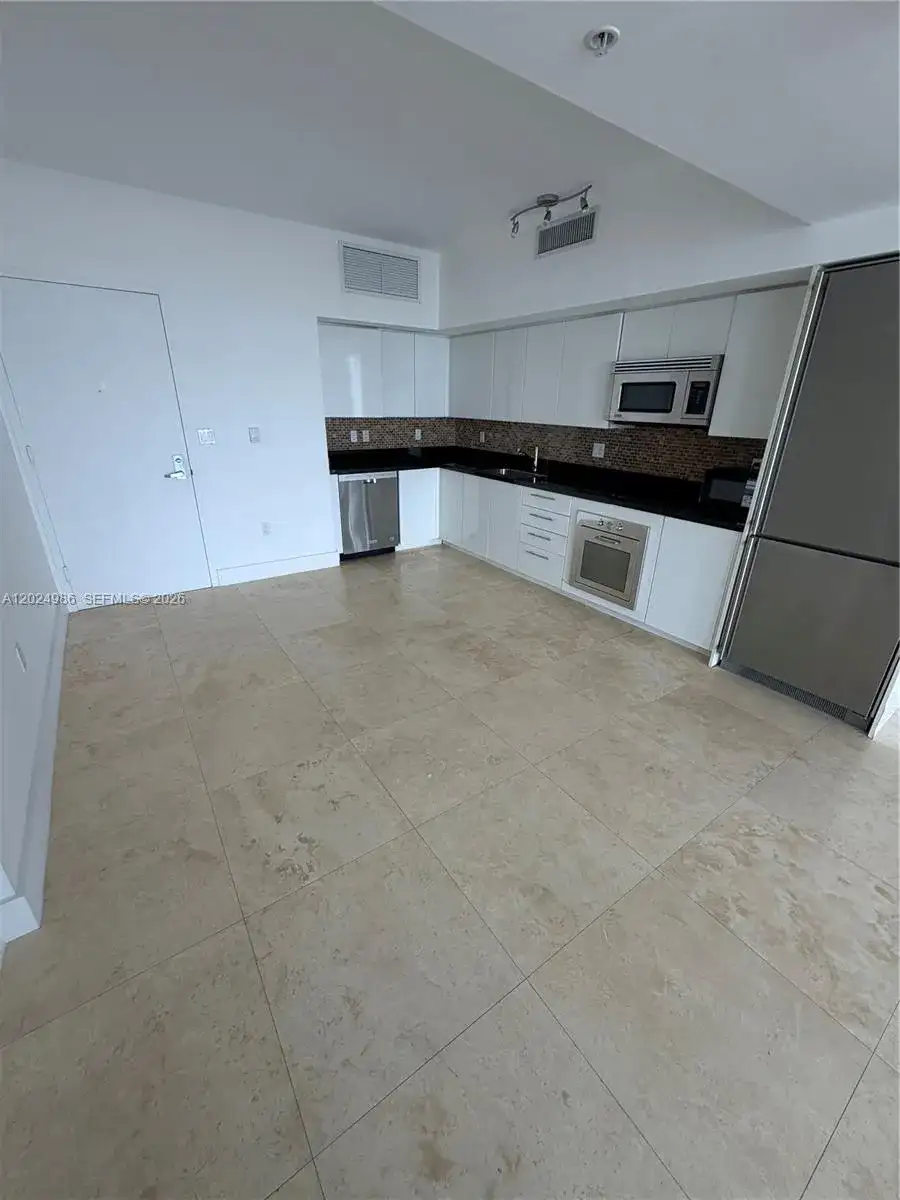 92 SW 3rd St # 3909, Miami FL 33130 photo 3