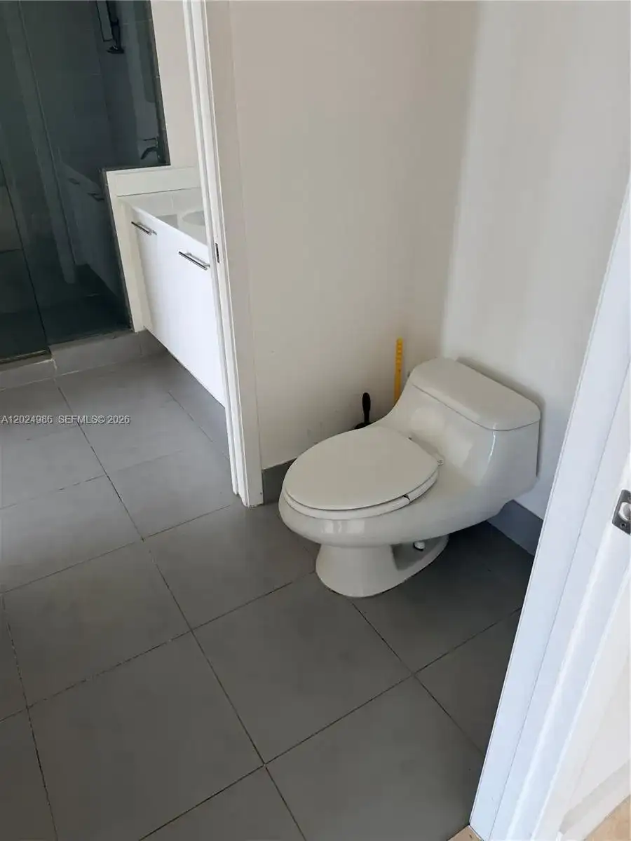 92 SW 3rd St # 3909, Miami FL 33130 photo 5