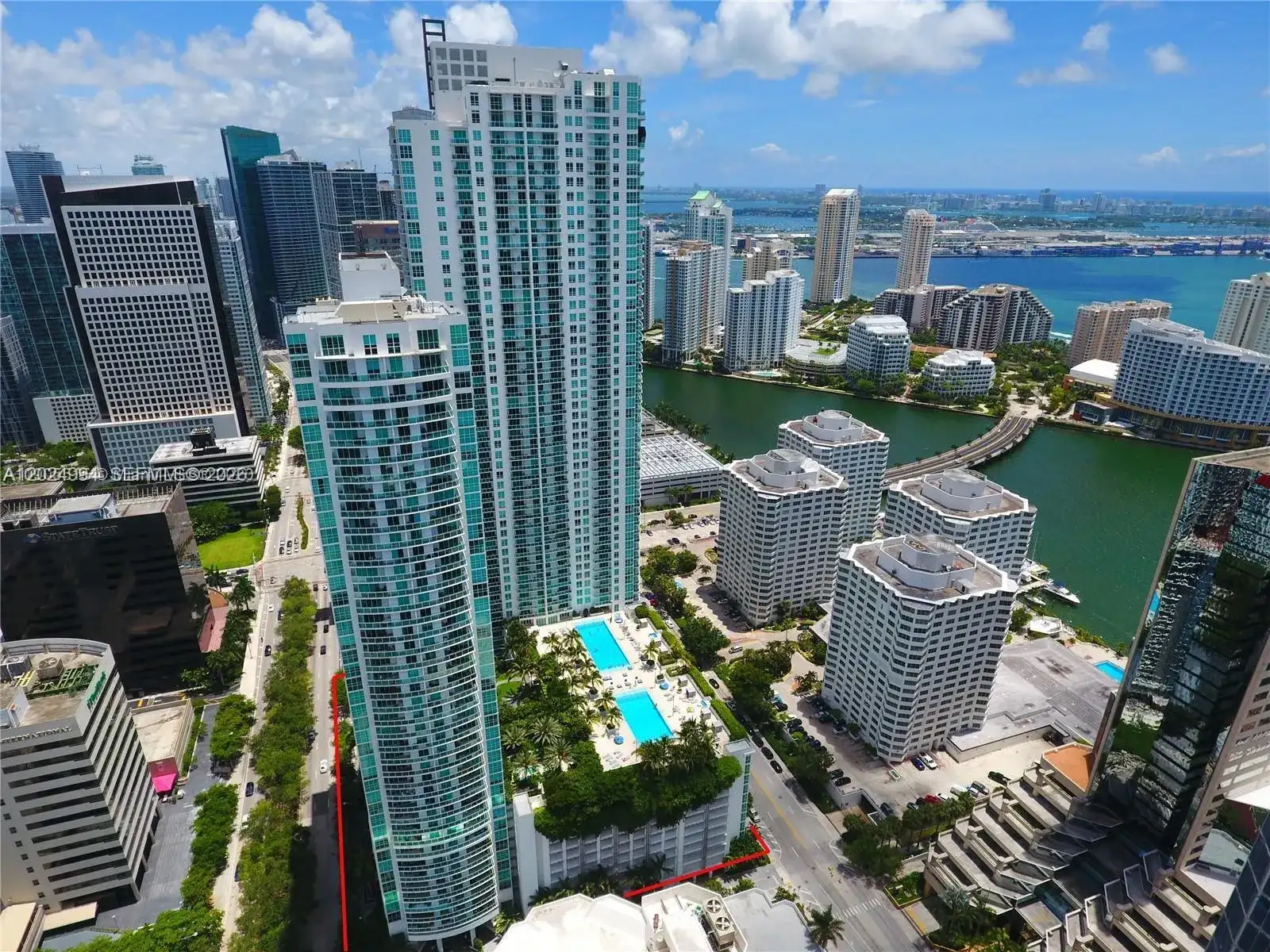 950 Brickell Bay Dr # 1911, Miami FL 33131 photo 2