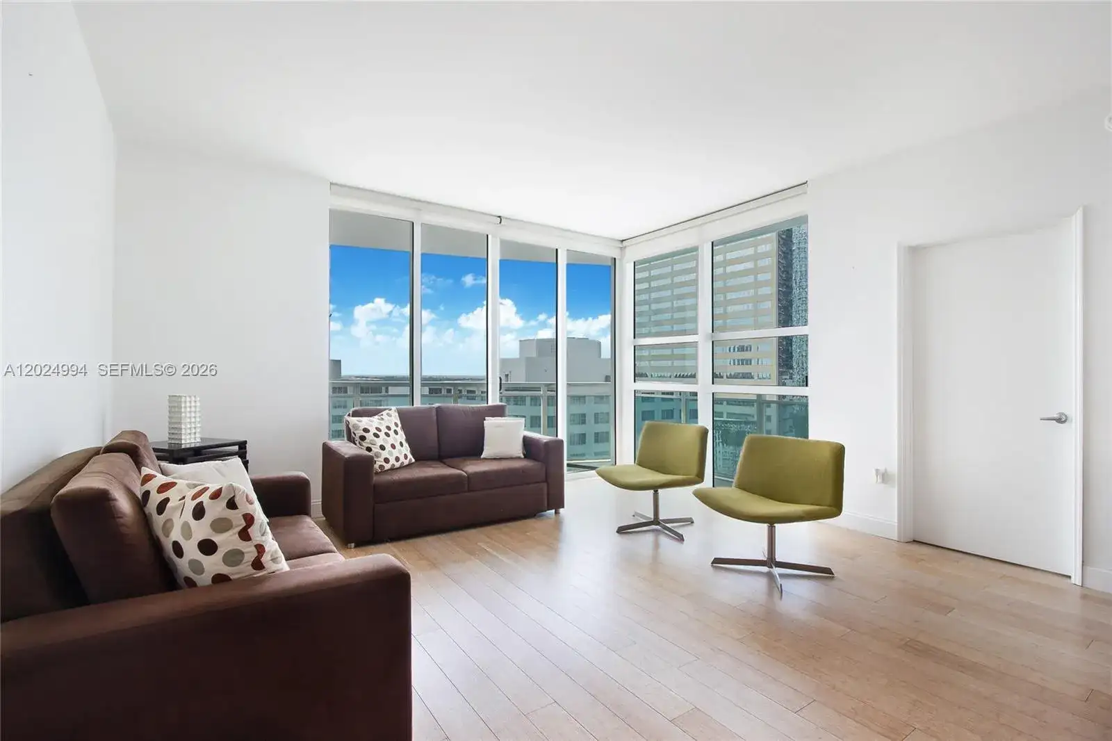 950 Brickell Bay Dr # 1911, Miami FL 33131 photo 4
