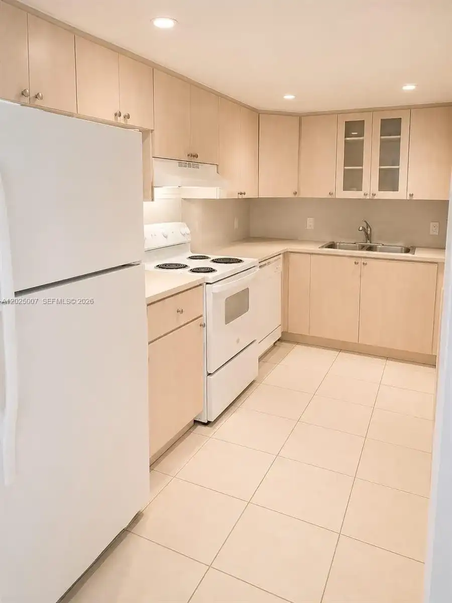 1975 Normandy Dr # 406, Miami Beach FL 33141