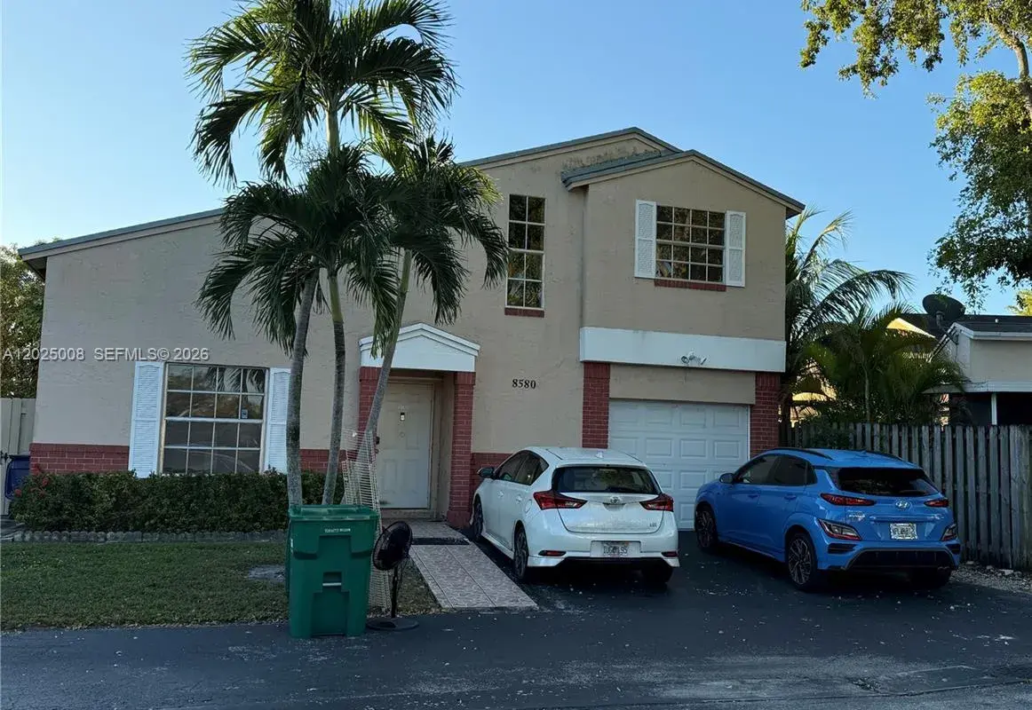8580 NW 193rd Ln, Hialeah FL 33015
