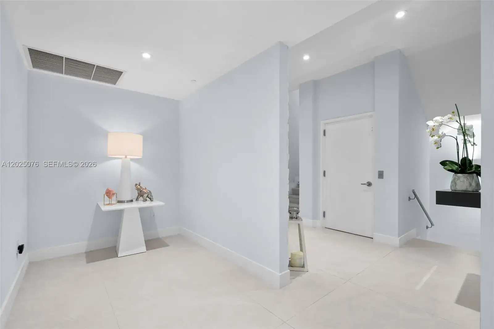 650 NE 32nd St, Miami FL 33137 photo 3