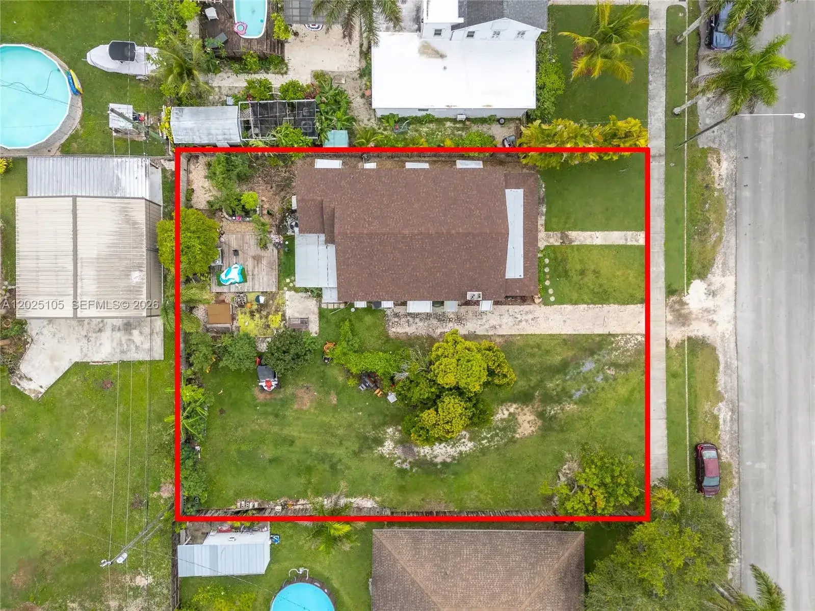 137 NW 20th St, Homestead FL 33030 photo 2