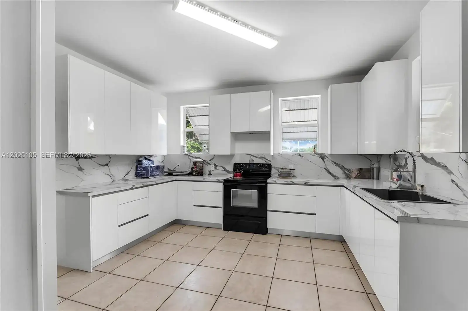 137 NW 20th St, Homestead FL 33030 photo 4