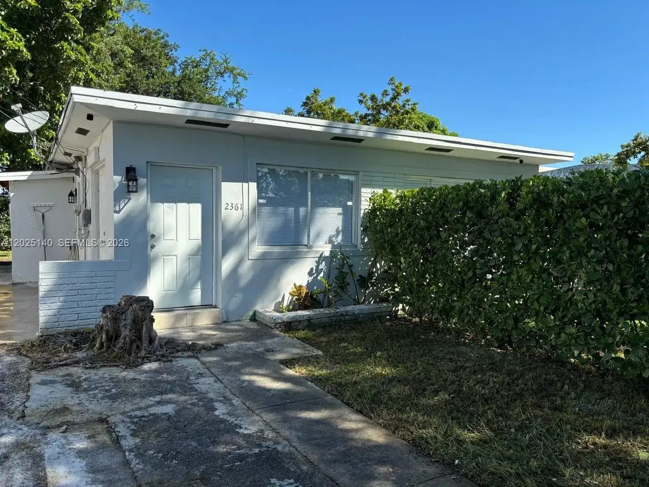 2359 NW 32nd St, Miami FL 33142 photo 2