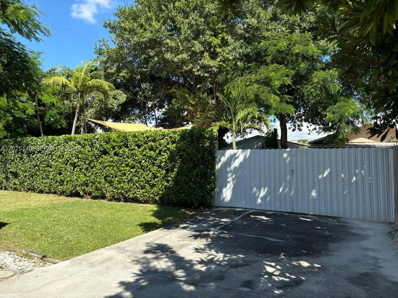 2359 NW 32nd St, Miami FL 33142 photo 4