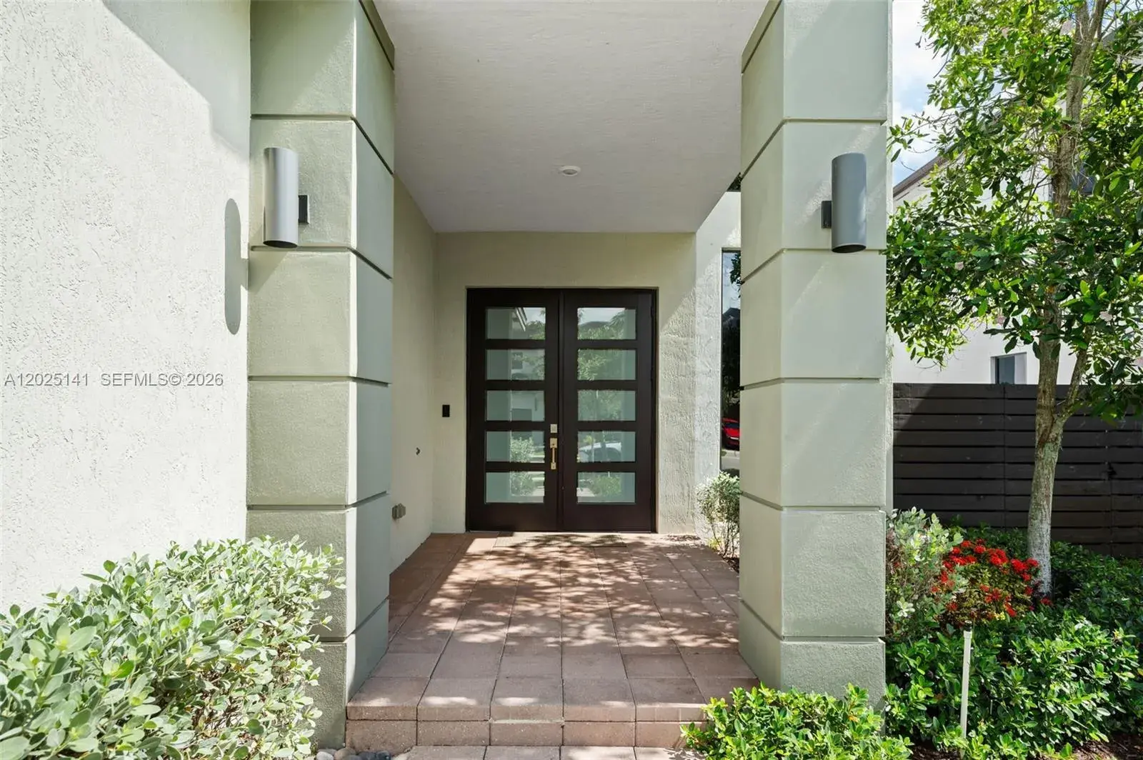 8763 NW 157th Ter, Miami Lakes FL 33018