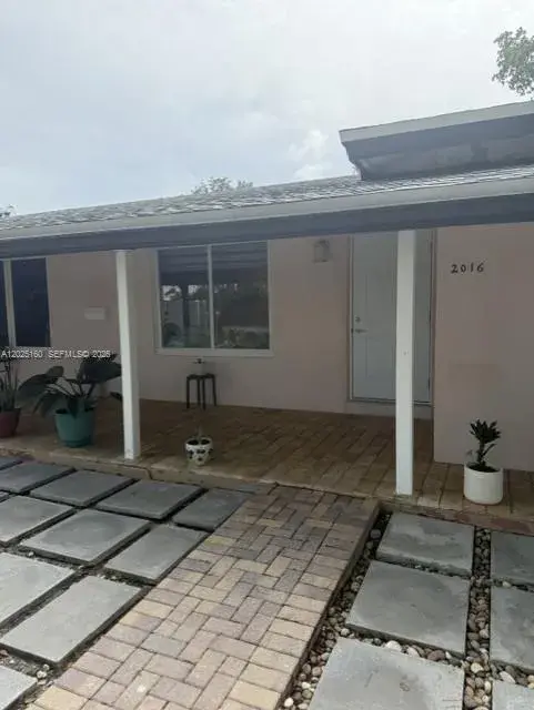 2016 NE 14th Ct # 2, Fort Lauderdale FL 33304