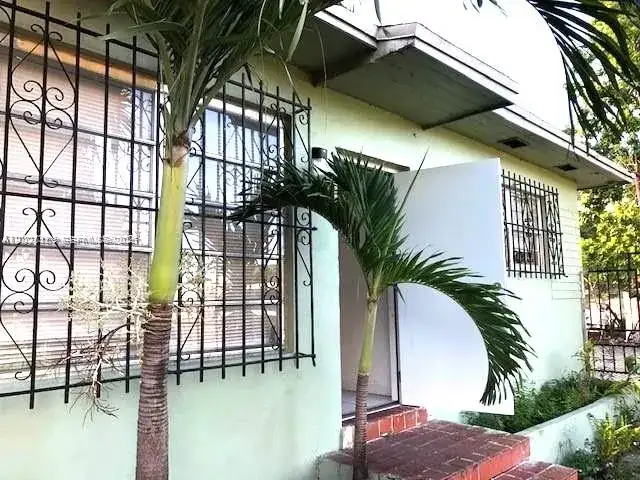 1321 NW 28th St, Miami FL 33142 photo 5
