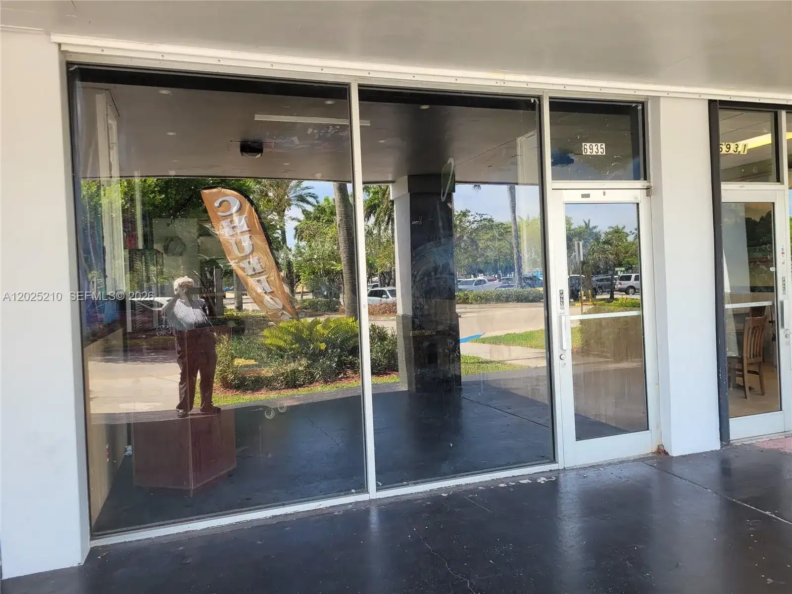6935 Taft, Hollywood FL 33125 photo 3