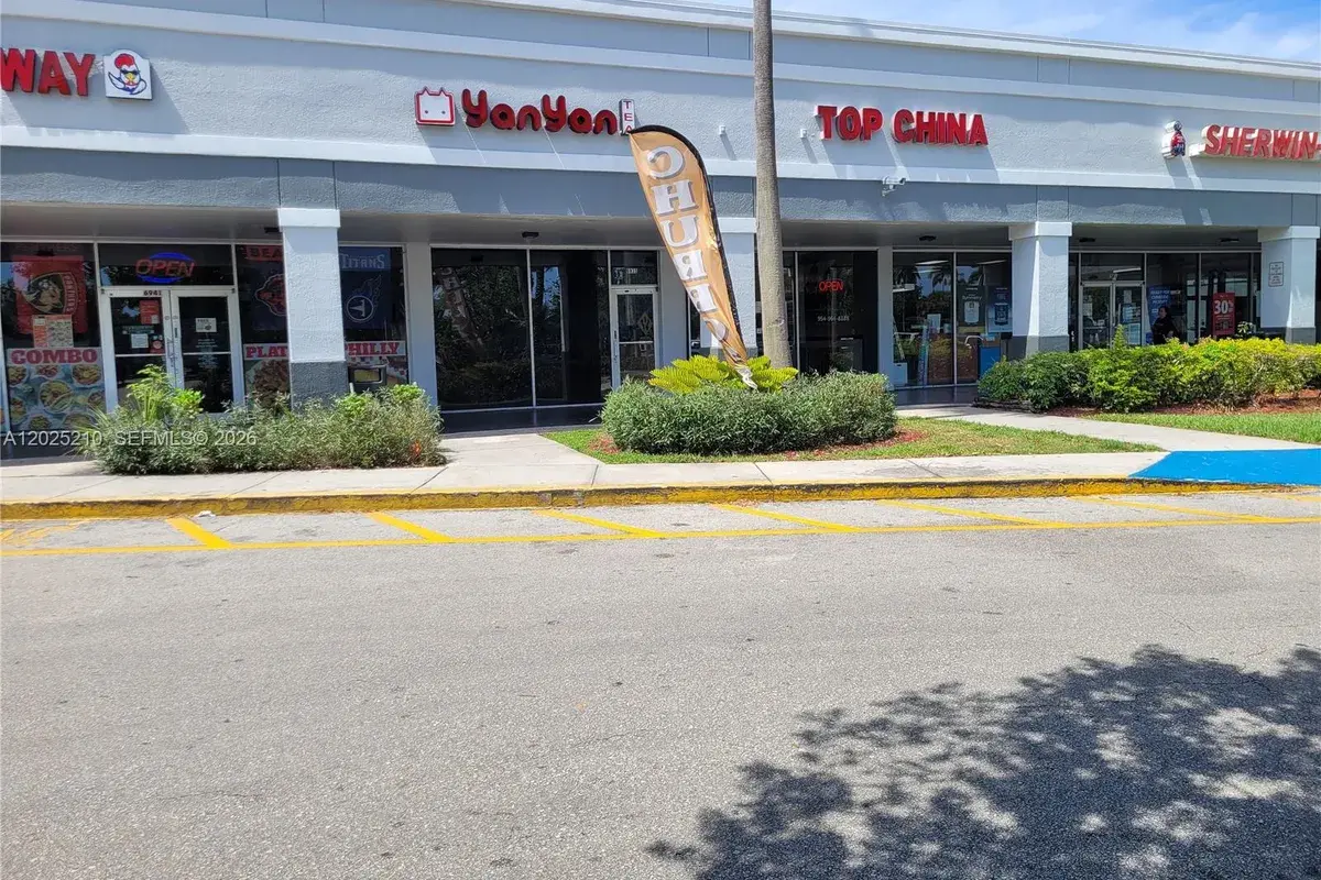 6935 Taft, Hollywood FL 33125