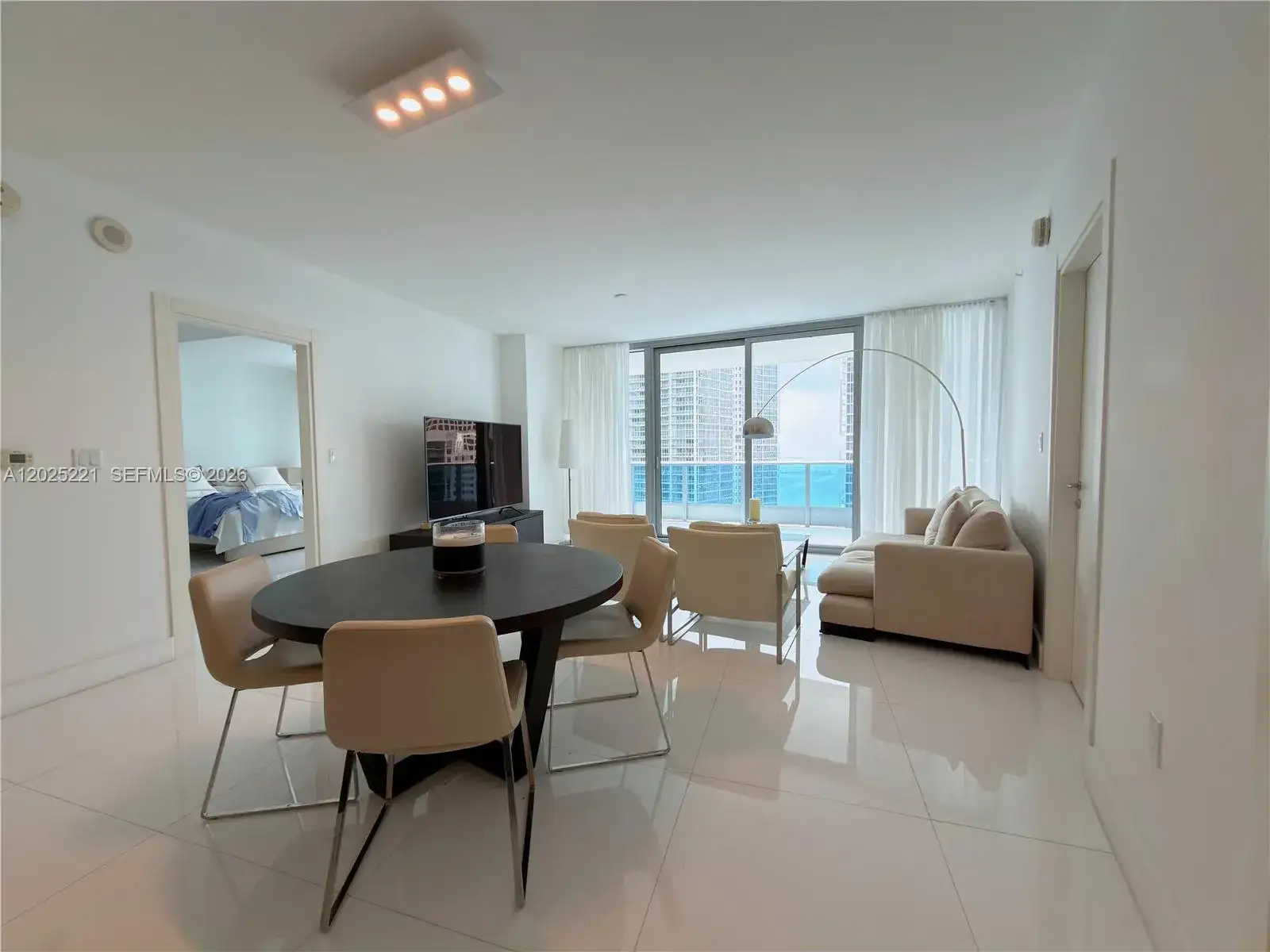200 Biscayne Boulevard Way # 4104, Miami FL 33131 photo 3