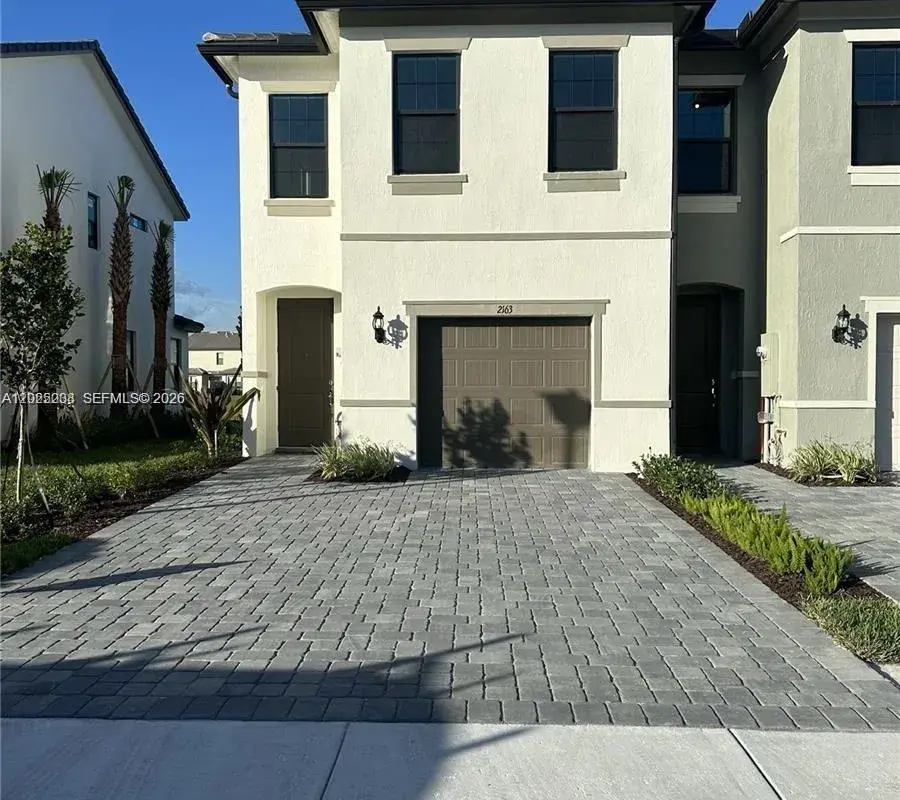 2163 S Appleton Cir S, Oakland Park FL 33309