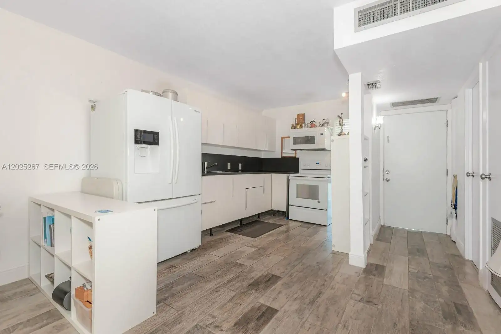 3401 N Country Club Dr # 117, Aventura FL 33180 photo 2